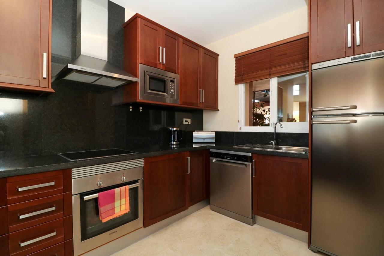 Malibu B3 Luxury 2br By Rafleys, Paronamic Sea Views *