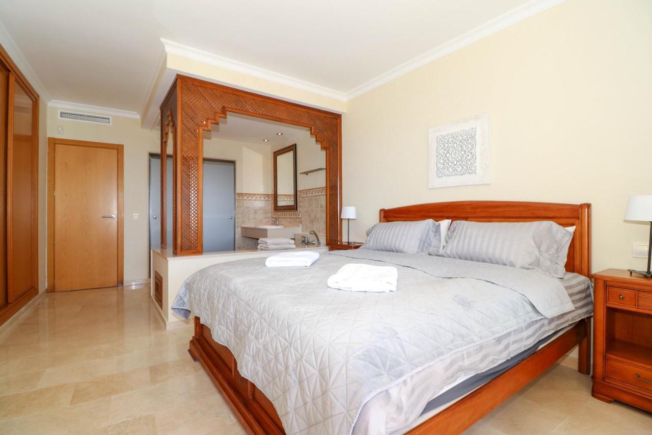 Malibu B3 Luxury 2br By Rafleys, Paronamic Sea Views Apartamento
